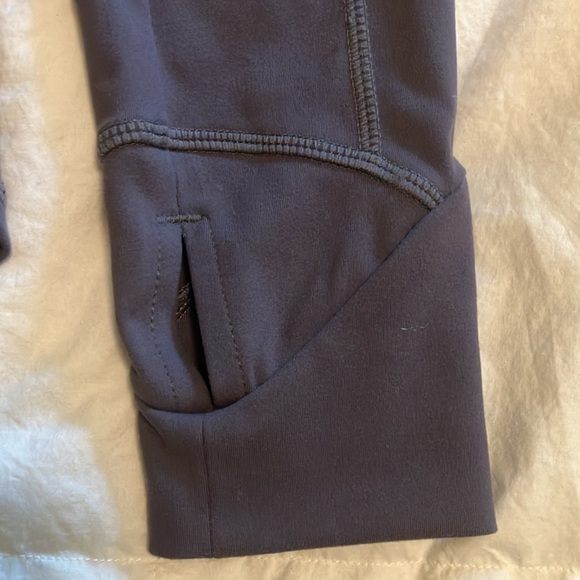 Ptula Running Pullover. - Picture 3 of 6